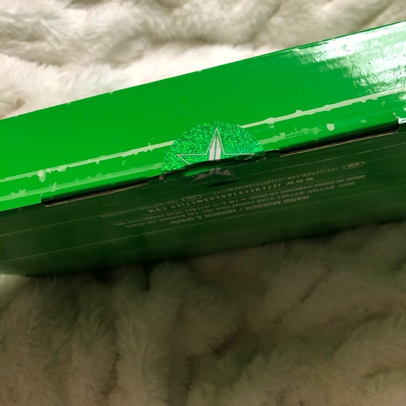 Jeffree Star x Shane Dawson Pig Mirror - Picture 3 of 5